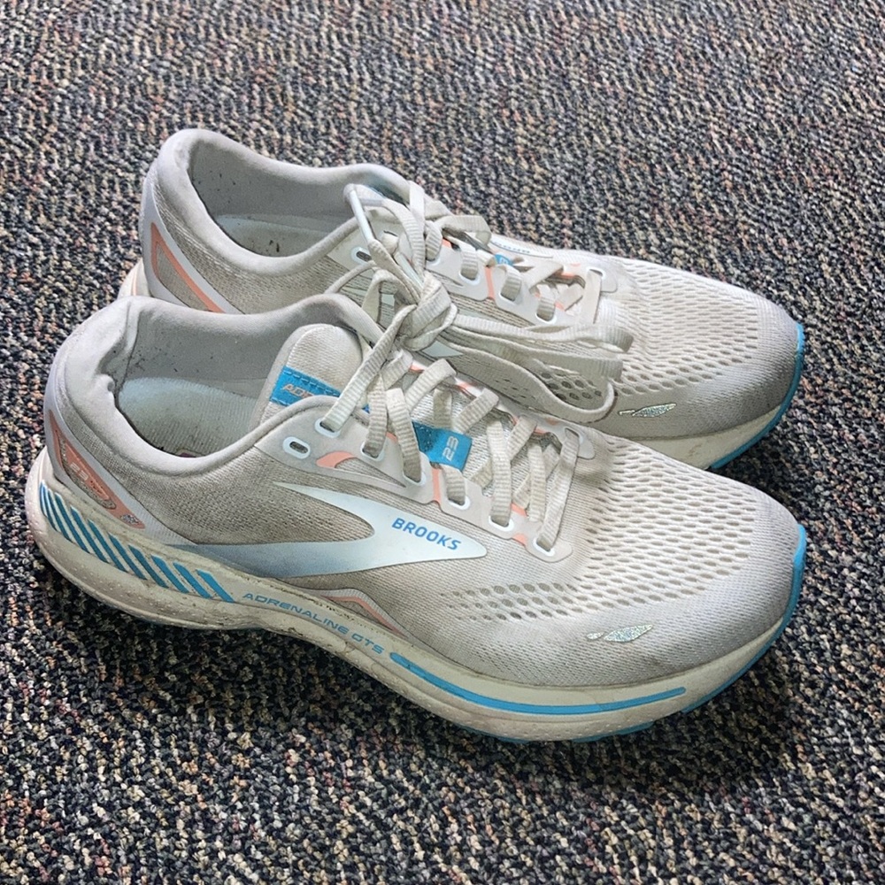 Brooks Adrenaline Size 8.5